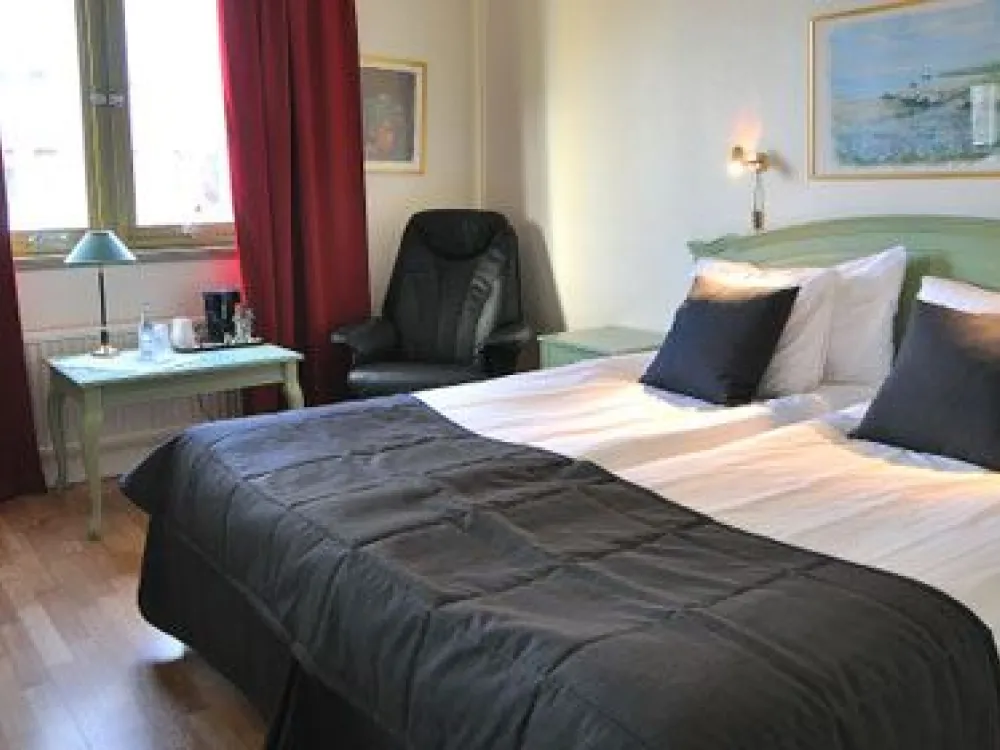 featured-standard-room2.jpg