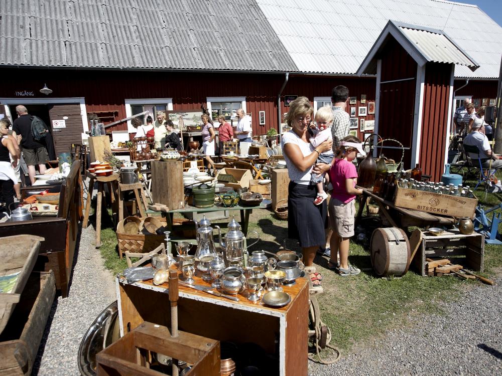 Östregårds antique and flea market